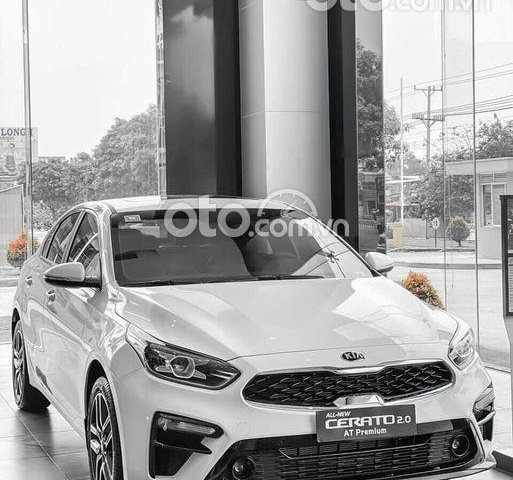 Cần bán xe Kia Cerato 1.6 AT Deluxe năm sản xuất 2021, màu trắng0