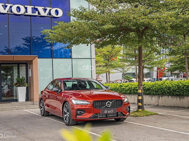 Volvo S60 2021 giao ngay trong tháng0