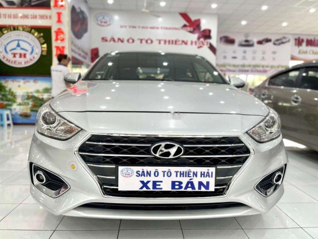 Bán Hyundai Accent đời 2018, màu bạc còn mới, 505tr0