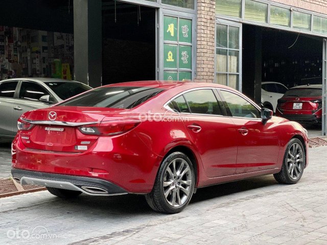 Bán Mazda 6 2.5 Premium năm sản xuất 2018, màu đỏ còn mới