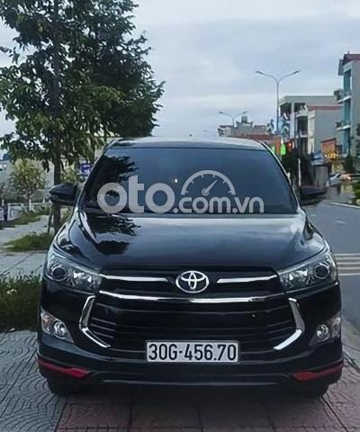 Bán Toyota Innova 2.0 Venturer năm 2018, màu đen0