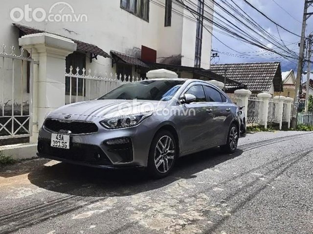 Cần bán gấp Kia Cerato 1.6 AT Luxury năm 2019, màu bạc còn mới, giá 595tr0