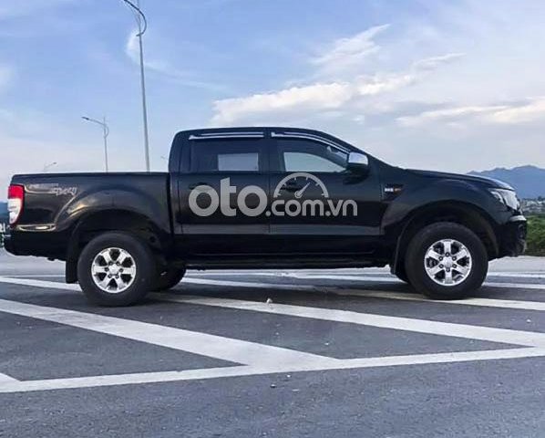 Xe Ford Ranger XLS 2.2L 4x2 AT 2014, màu đen, nhập khẩu nguyên chiếc0