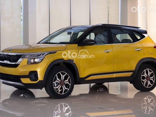 Bán ô tô Kia Seltos 1.4Turbo Luxury sản xuất năm 2021, màu vàng, giá chỉ 669 triệu