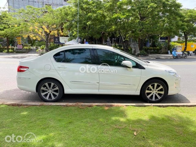 Cần bán lại xe Peugeot 408 sản xuất 2016, màu trắng số tự động, 410 triệu