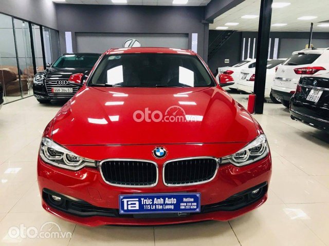 Cần bán gấp BMW 320i năm sản xuất 2019, màu đỏ