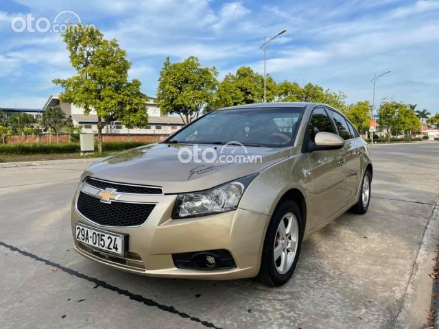 Bán xe Chevrolet Cruze năm sản xuất 2010 số sàn giá cạnh tranh