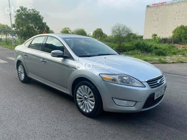 Cần bán Ford Mondeo đời 2011, màu bạc số tự động0