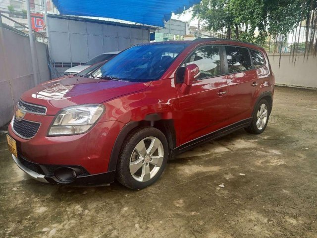 Cần bán gấp Chevrolet Orlando đời 2017, màu đỏ