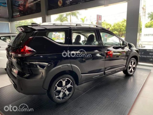 Cần bán xe Mitsubishi Xpander Cross đời 2021, màu đen, nhập khẩu nguyên chiếc, giá chỉ 670 triệu0