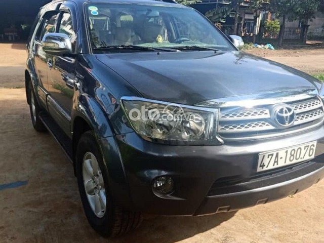 Bán Toyota Fortuner 2.7V 4x4 AT sản xuất 2009, màu xám0