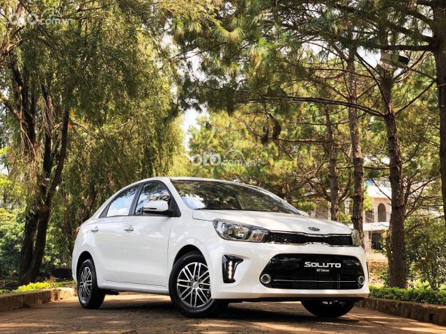 Bán xe Kia Soluto MT Deluxe sản xuất năm 2021, màu trắng, giá 404tr0