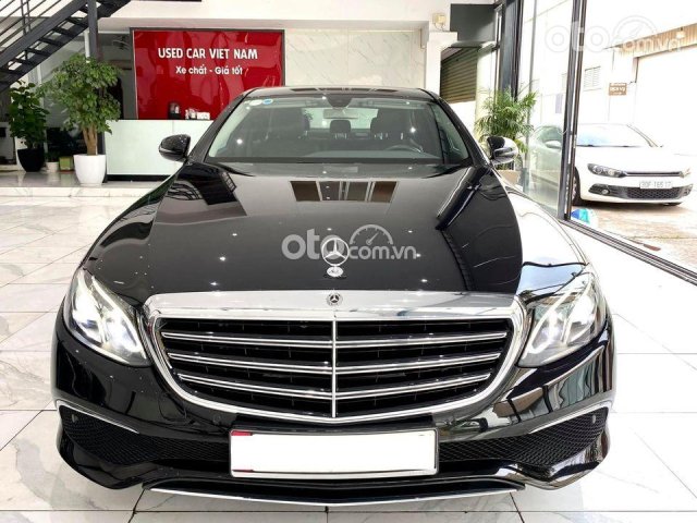 Cần bán Mercedes E200 đời 2019, màu đen, nhập khẩu