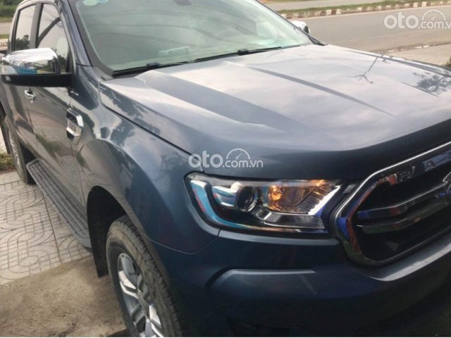 Bán Ford Ranger XLT sản xuất 2019, màu xanh lam, nhập khẩu nguyên chiếc, 65tr0