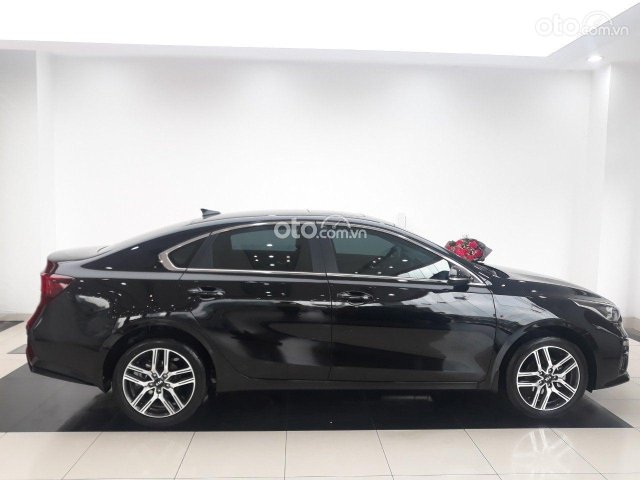 Cần bán Kia Cerato 1.6 MT năm sản xuất 2021, màu đen, 499 triệu0