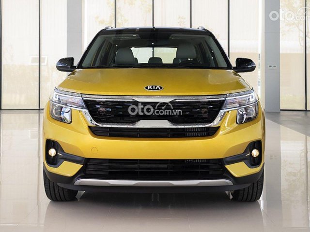 Bán Kia Seltos 1.4 Turbo Luxury đời 2021, màu vàng0