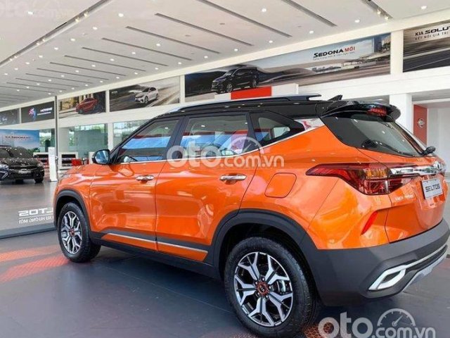 Cần bán xe Kia Seltos 1.4 Turbo Luxury đời 2021, chỉ cần 132 triệu nhận xe0