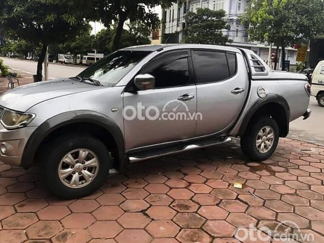 Bán Mitsubishi Triton GLS 4x4 AT sản xuất 2009, màu bạc, nhập khẩu  