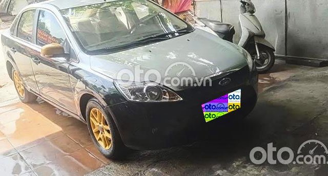 Bán xe Ford Focus đời 2009, màu bạc số sàn0