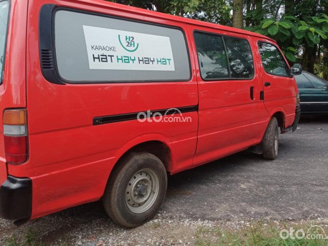 Cần bán xe Toyota Hiace 2003, màu đỏ