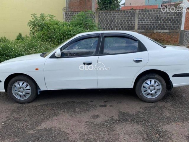 Cần bán gấp Daewoo Nubira II 2.0 2004, màu trắng, giá tốt