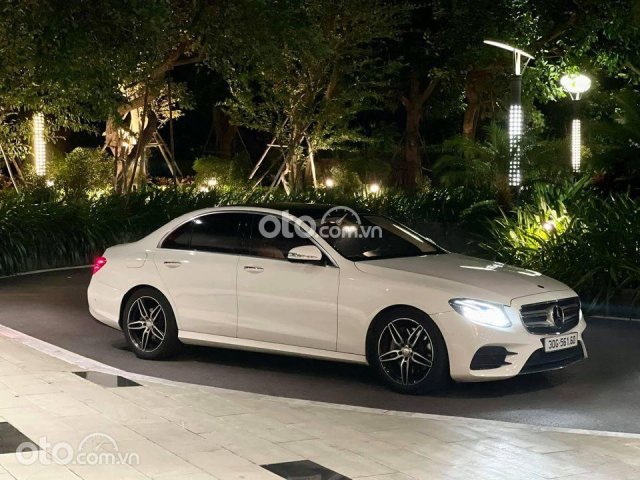 Bán Mercedes E300 AMG đời 2017, màu trắng