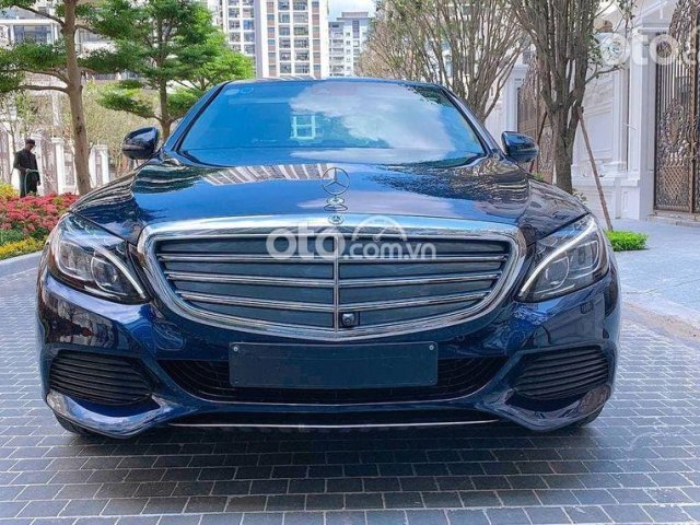 Bán ô tô Mercedes C250 đời 2018, màu xanh lam0