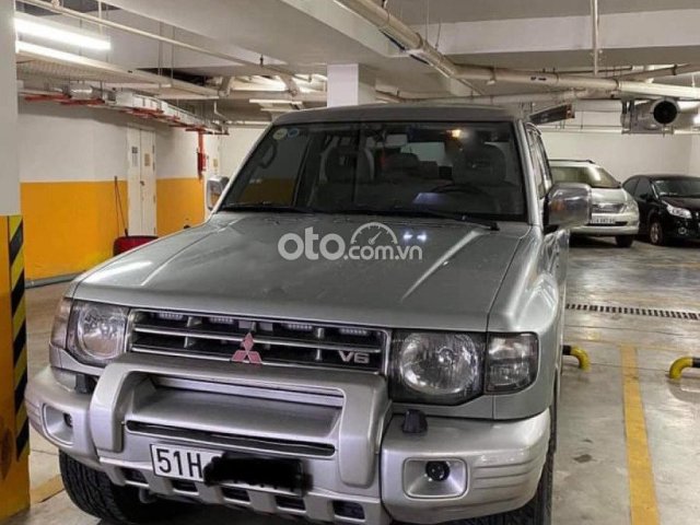 Bán Mitsubishi Pajero 3.5 đời 2002, màu bạc0