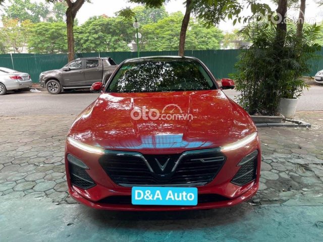 Xe VinFast LUX A2.0 sản xuất 2019, màu đỏ0