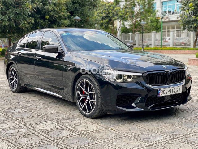 Cần bán xe BMW 520i sản xuất năm 2018, màu đen, nhập khẩu0