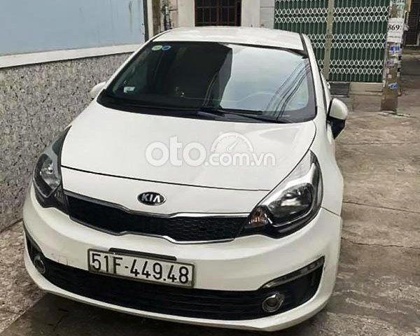 Cần bán lại xe Kia Rio 1.4 AT sản xuất năm 2016, màu trắng, nhập khẩu còn mới, giá 358tr