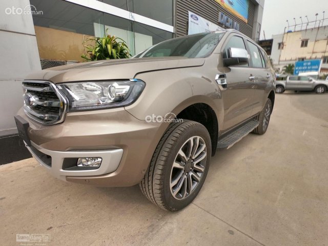 Bán Ford Everest sản xuất năm 2021, màu vàng cát, nhập khẩu nguyên chiếc