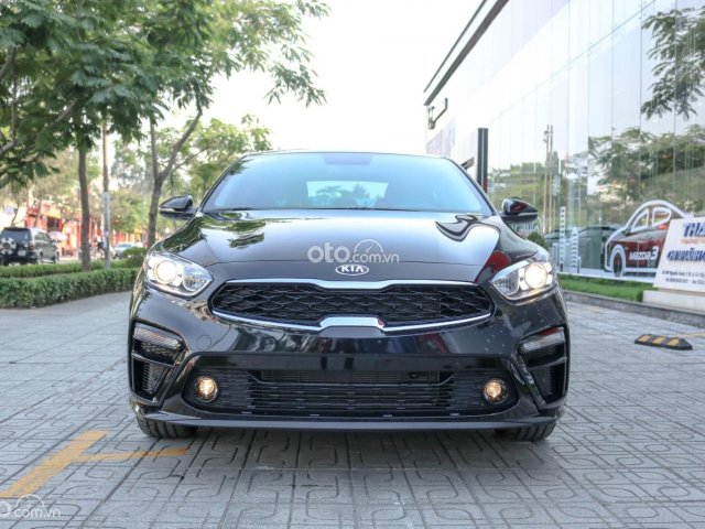 Bán xe Kia Cerato 1.6 AT Luxury đời 2021, màu đen, giá 579tr