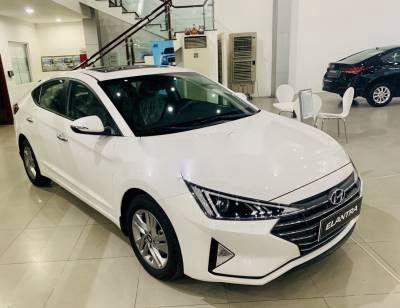 Bán xe Hyundai Elantra đời 2021, màu trắng0