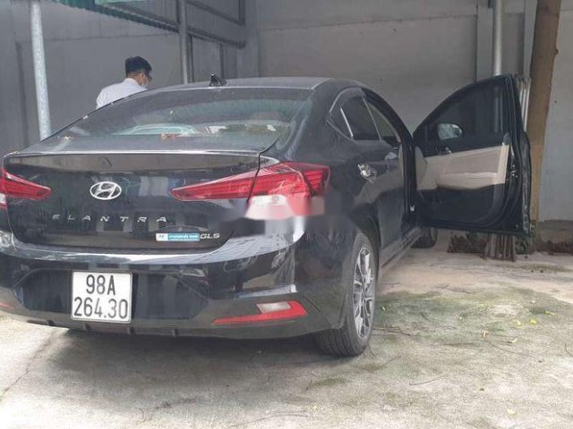 Bán Hyundai Elantra đời 2019, màu đen, nhập khẩu nguyên chiếc xe gia đình, giá tốt0