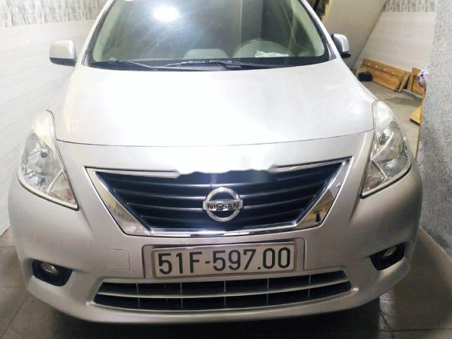 Bán Nissan Sunny năm sản xuất 2015, màu bạc chính chủ0