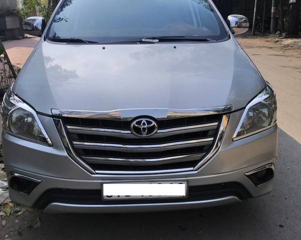 Bán Toyota Innova sản xuất 2009, màu bạc giá cạnh tranh0