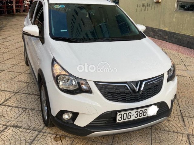 Cần bán xe VinFast Fadil 1.4 AT sản xuất 2020, màu trắng xe gia đình giá cạnh tranh0