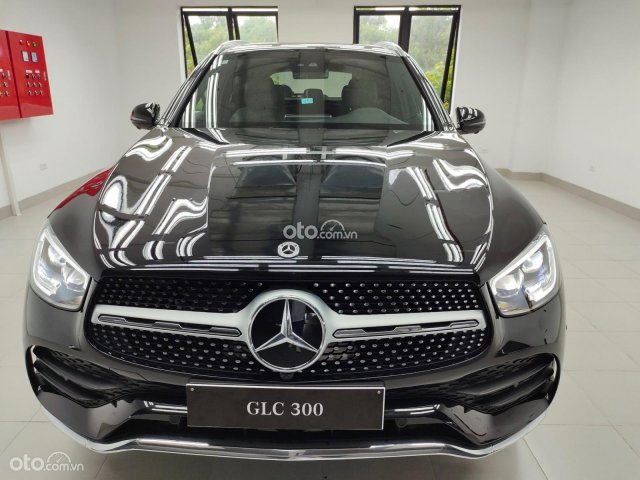 Em sẵn giao ngay GLC300 4Matic - liên hệ để nhận ưu đãi tốt nhất