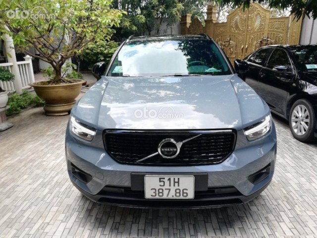 Bán Volvo XC40 năm 2020, màu xanh lam, nhập khẩu nguyên chiếc còn mới0