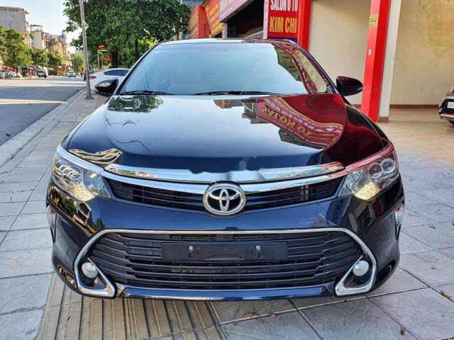 Bán Toyota Camry 2.0E sản xuất năm 2018, màu đen còn mới0