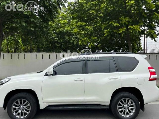 Cần bán gấp Toyota Prado TXL 2.7L đời 2017, màu trắng, nhập khẩu nguyên chiếc còn mới0