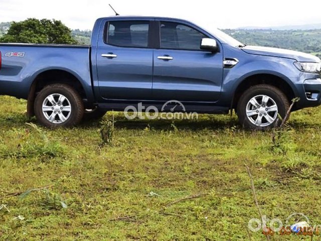 Bán Ford Ranger XLT 2.2L 4x4 MT đời 2019, màu xanh lam, xe nhập còn mới0