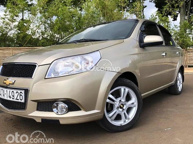 Cần bán xe Chevrolet Aveo LTZ 1.5 AT sản xuất năm 2016, màu vàng