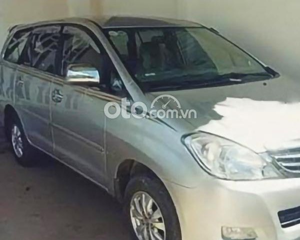 Cần bán xe Toyota Innova năm 2009 giá cạnh tranh0