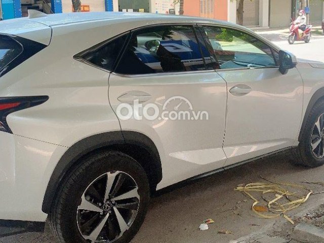 Cần bán Lexus NX 200T sản xuất năm 2019, màu trắng, xe nhập như mới