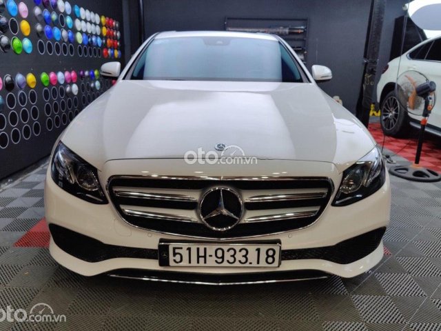 Cần bán lại xe Mercedes E250 năm 2017, màu trắng0