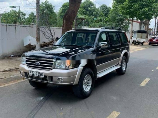 Cần bán gấp Ford Everest sản xuất 2006, màu đen còn mới, 265tr0