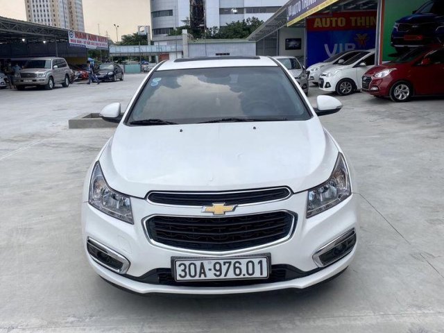 Bán xe Chevrolet Cruze 2016, màu trắng còn mới0