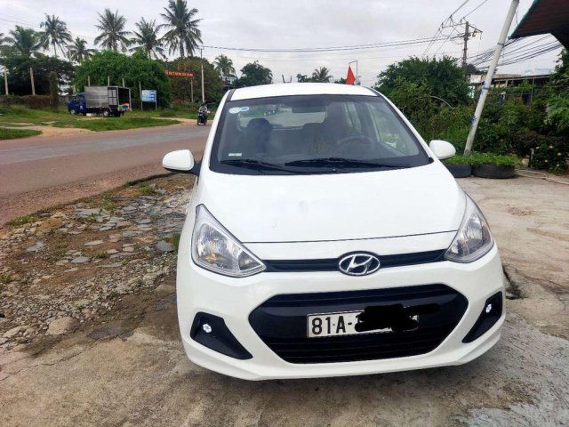 Cần bán gấp Hyundai Grand i10 đời 2015, màu trắng, nhập khẩu  0